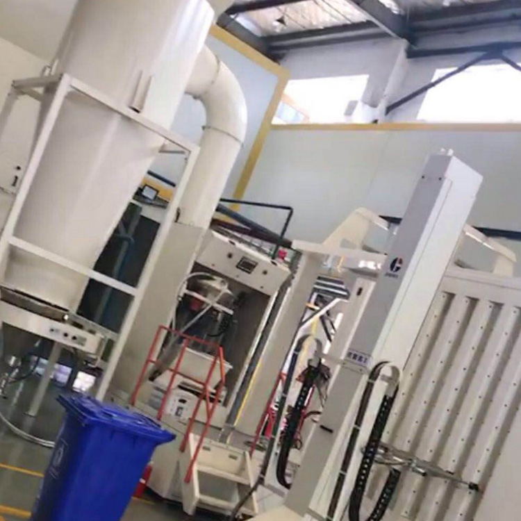 Équipement automatisé de pulvérisation de plastique et de pulvérisation de poudre